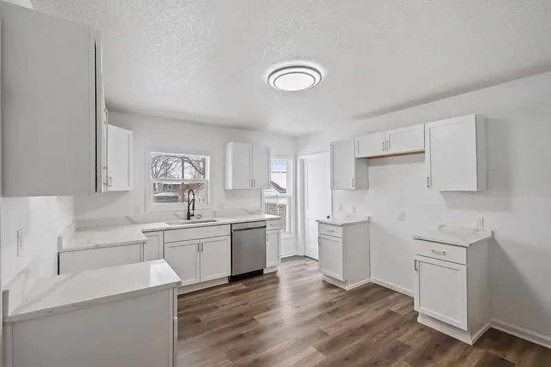 120 7th St West Des Moines, IA 50265 - image 8 kitchen